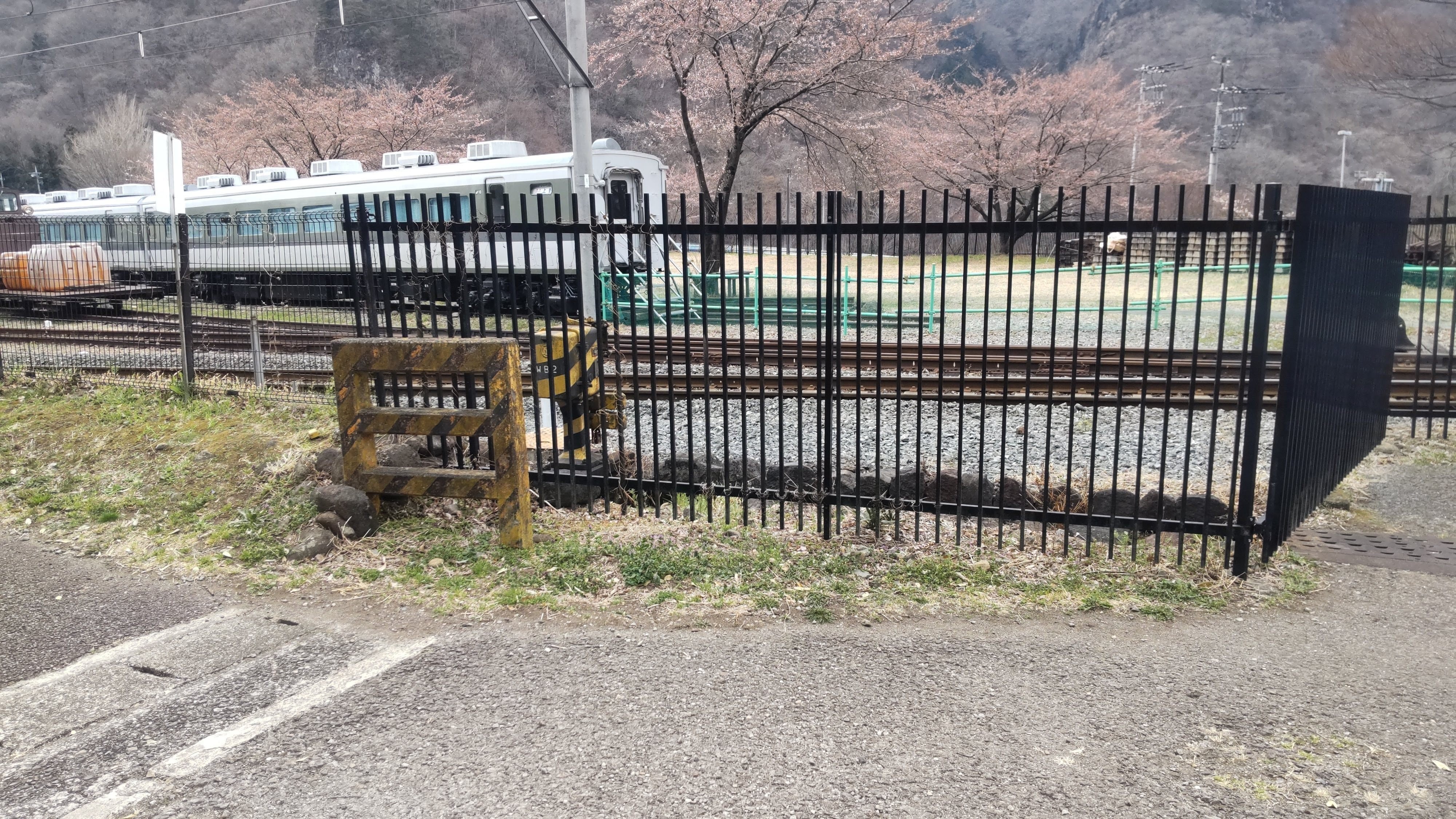 CA437 看板 駅名板 桐生 高崎 横川 軽井沢 タカ 鉄道 ホーロー さか