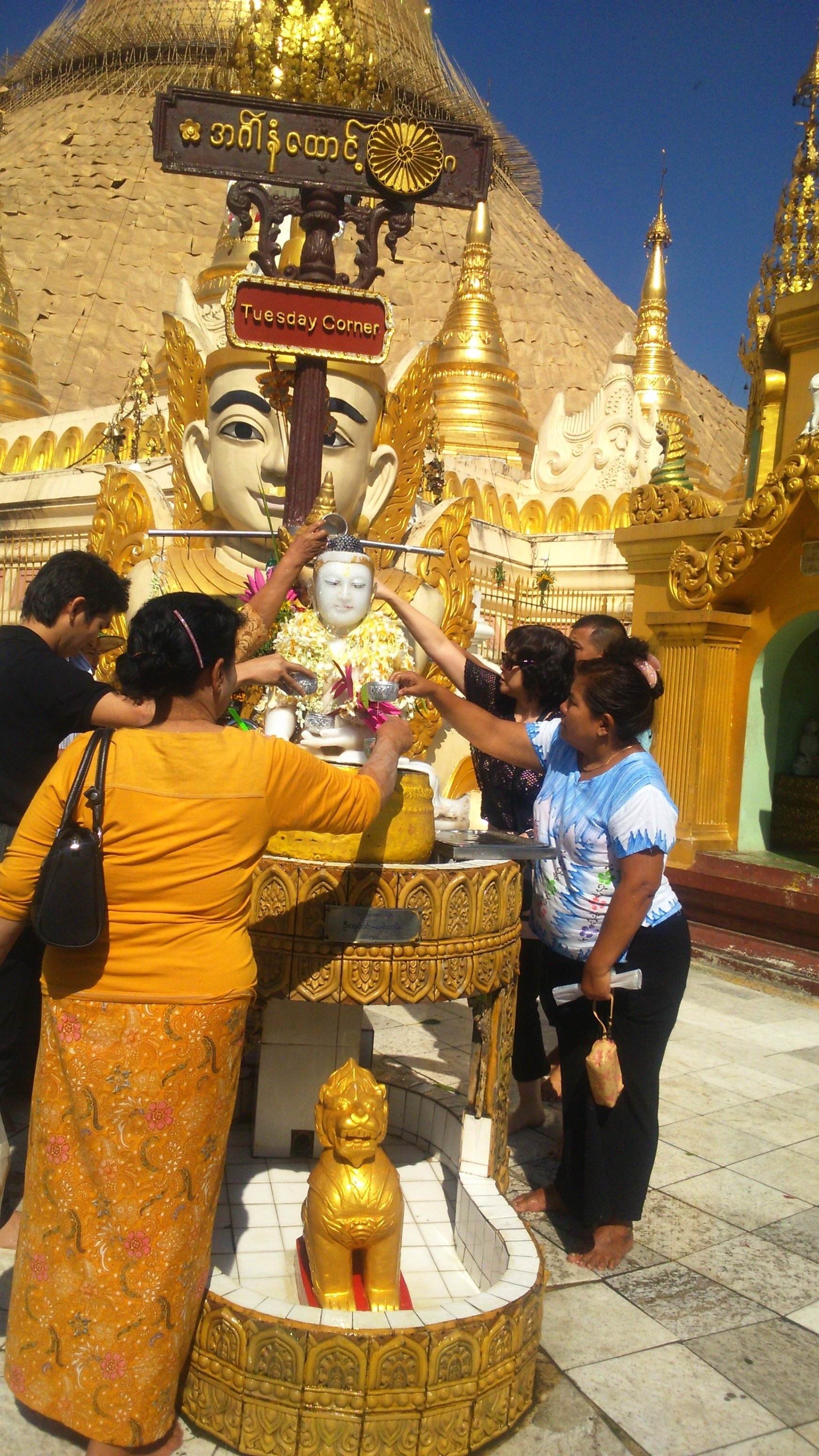 東南アジアの風景 (147) ミャンマー｜ヤンゴン｜圧巻のシュエダゴン