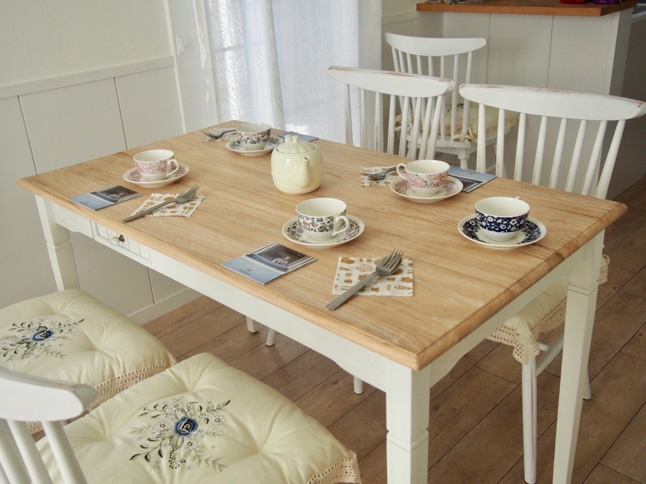 やまＰ コメントしてから購入してね♡　ダイニングテーブル　セット Sad news] My new dining table arrived, but no one can sit on