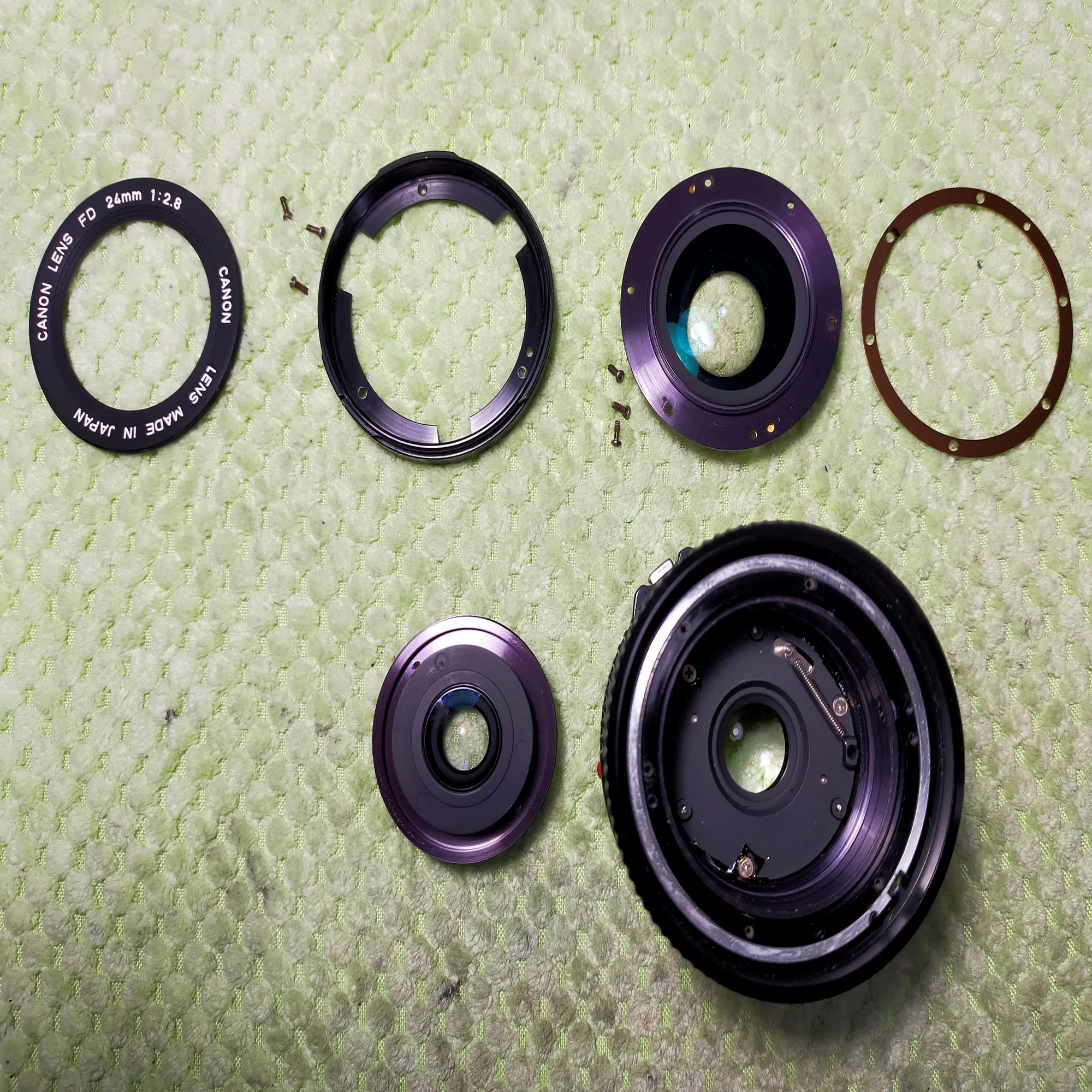 Canon New FD 24mm F/2.8の分解｜フィルムカメラ修理のアクアカメラ
