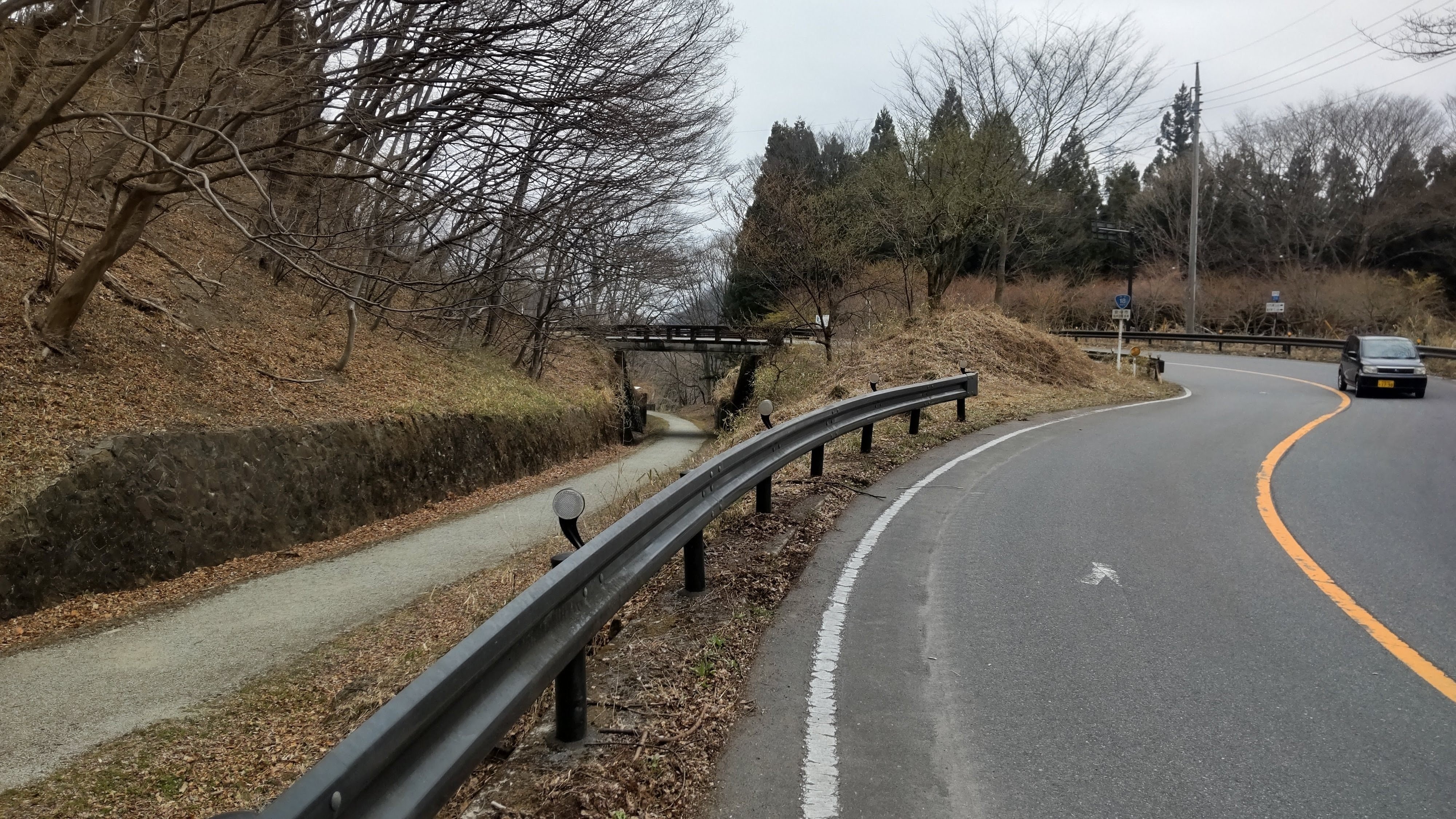 碓氷峠184 碓氷峠184 碓氷峠のインパクトブルー】に憧れた男 撮影者⇒ @jzx.