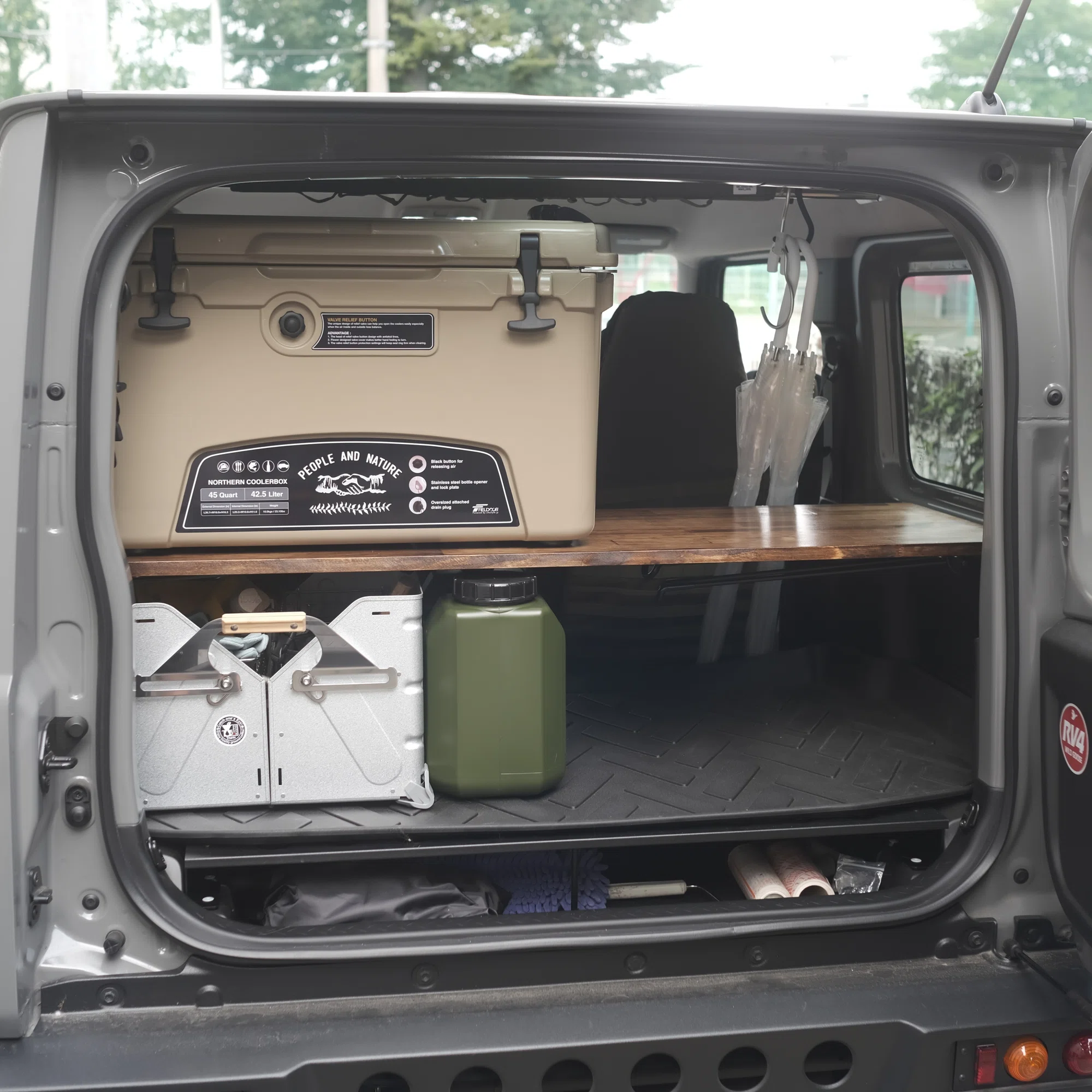 ジムニーキャンプで荷物の積み下ろしが楽になる マルチテーブルをDIYしました ひるあんどん