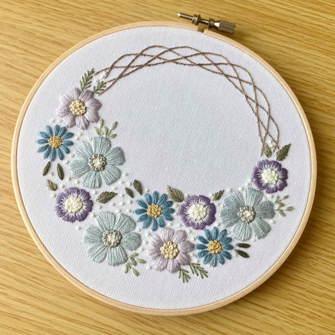 Pdf図案 くすみブルーのドライフラワーリース はなこまち 刺繍作家 Note Pdf図案 くすみブルーのドライフラワーリース はなこまち 刺繍作家 Note