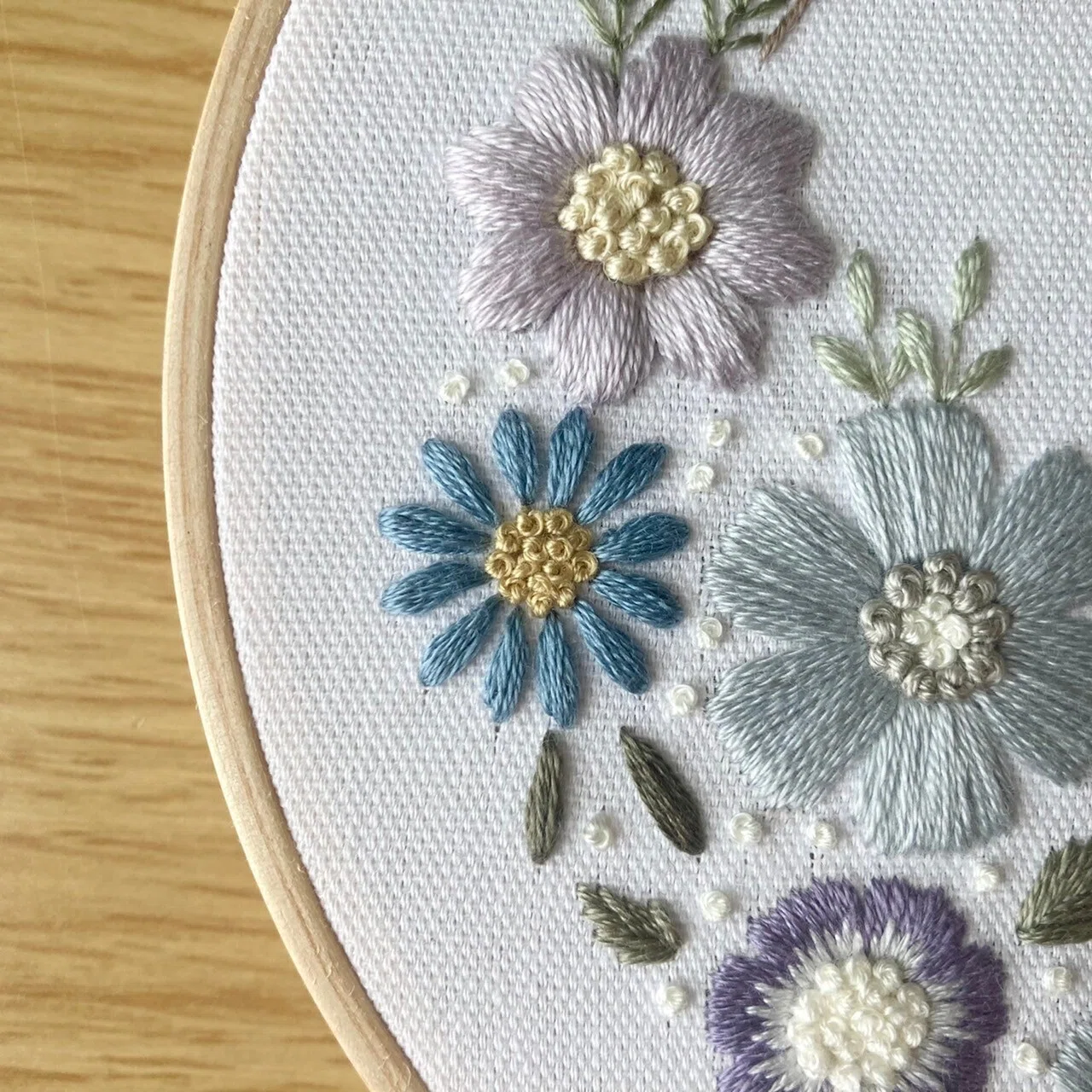 45%割引ブラック系大人も着やすいシンプルファッション 刺繍 刺繍した布 花のリース オリジナル図案 生地/糸 素材/材料ブラック系-OTA ...