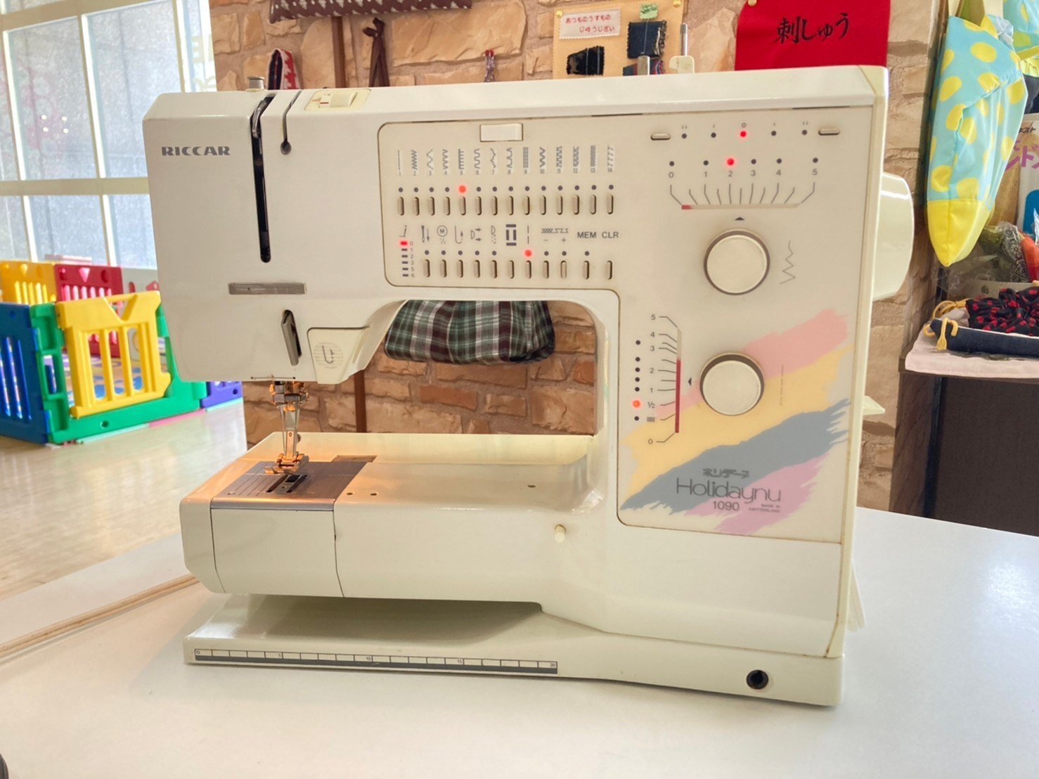 ●超美品●スイス製 リッカー ホリデーヌ BERNINA 1021●7-o