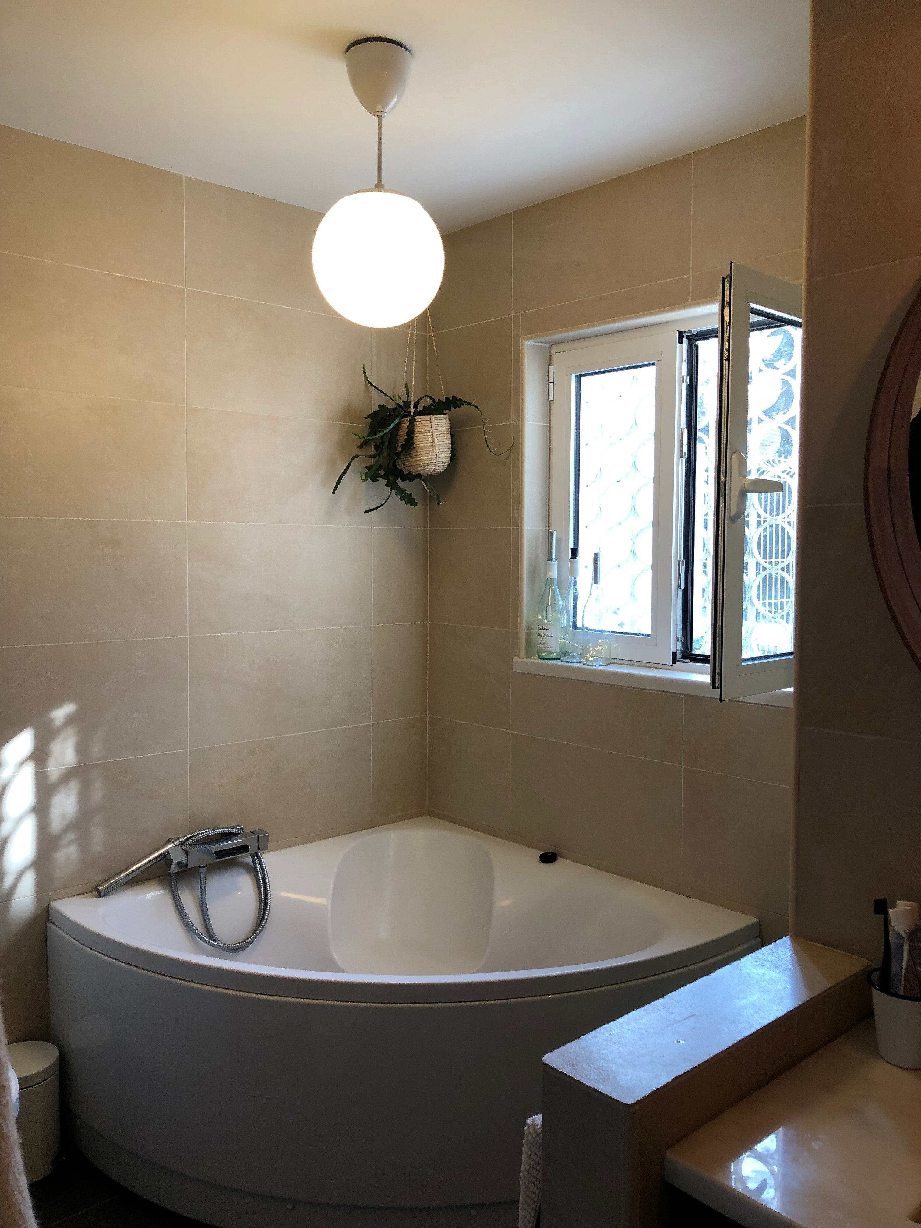 人気が高い バスルームキャビネット ヨーロッパ風 304ステンレス 陶磁器 洗面器 セット 鏡キャビネット 壁掛け バスルーム棚 3点セット 