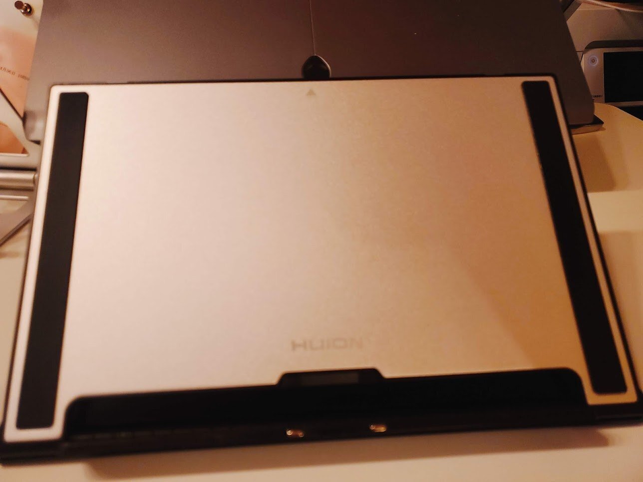 液タブレビュー連載】発色最高、価格適度、サイズ感ピッタリ 液タブレビュー連載】発色最高、価格適度、サイズ感ピッタリ