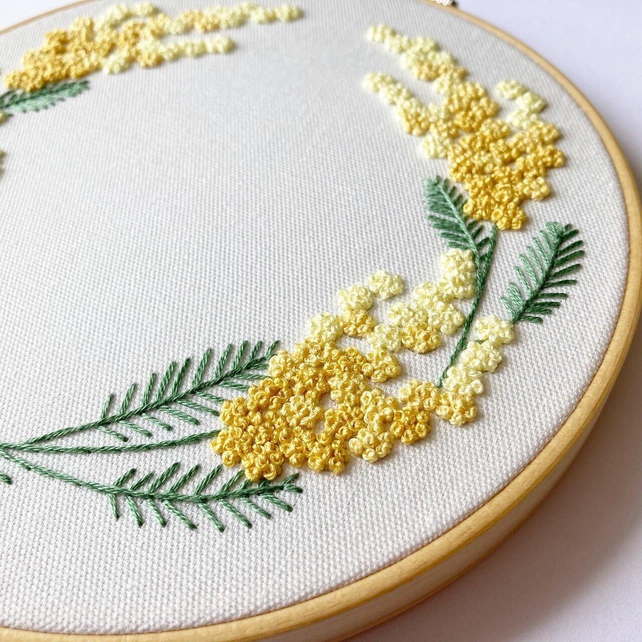 刺繍図案 ミモザの壁飾り Youtube解説あり はなこまち 刺繍作家 Note 刺繍図案 ミモザの壁飾り Youtube解説あり はなこまち 刺繍作家 Note