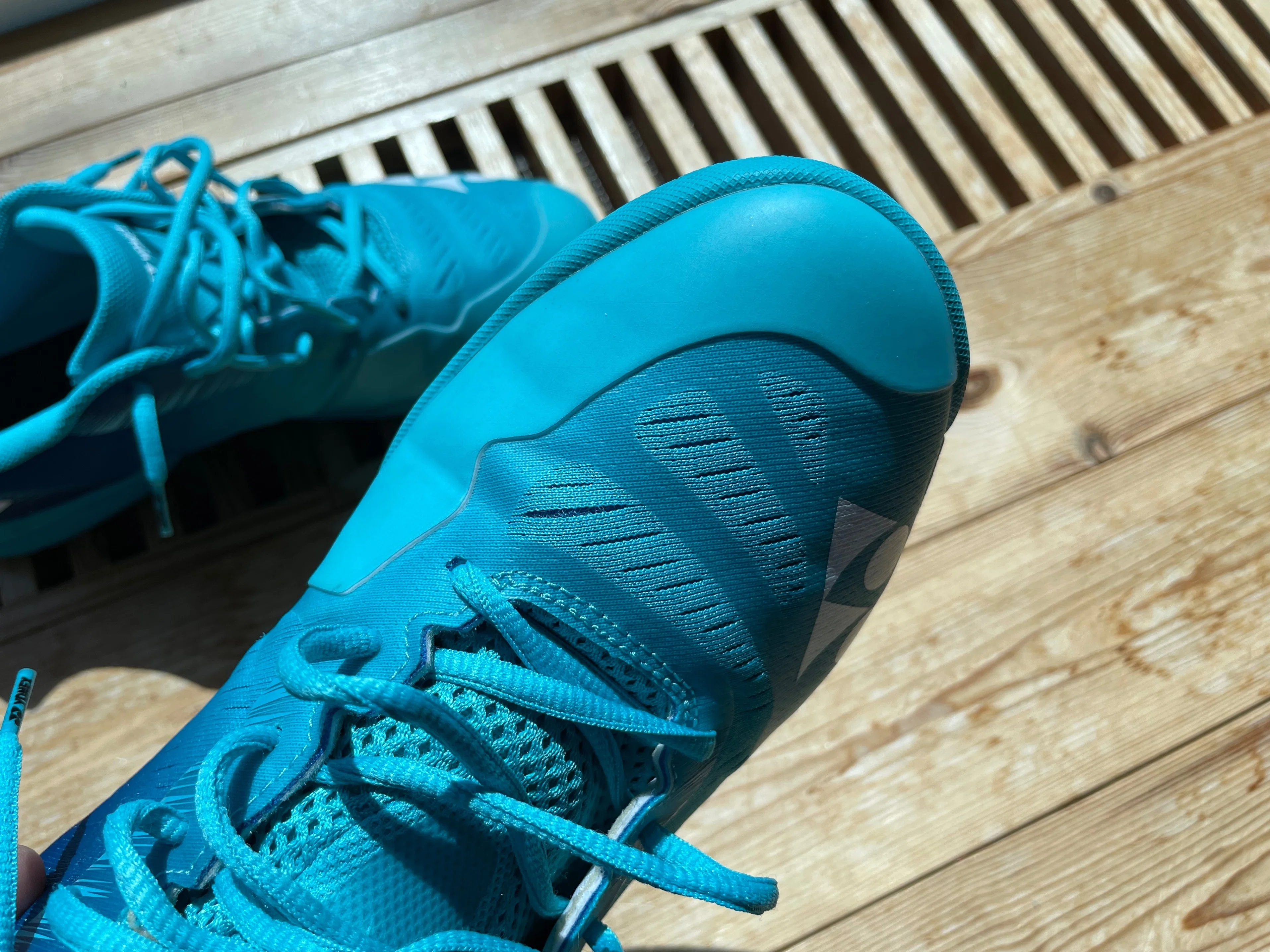 Reviewing Badminton Shoes [Yonex Power Cushion Aerus Z]｜ツチヤ