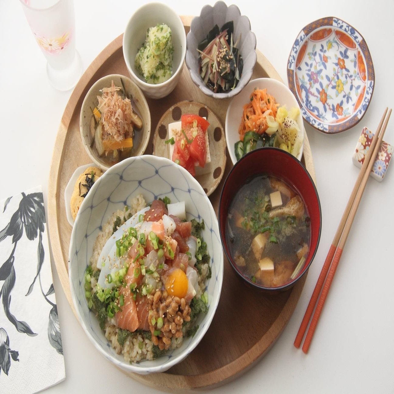 こどもがおかわりする我が家の海鮮丼お昼ごはん献立 公式 料理研究家 指宿さゆり 料理研究家 指宿さゆり Note