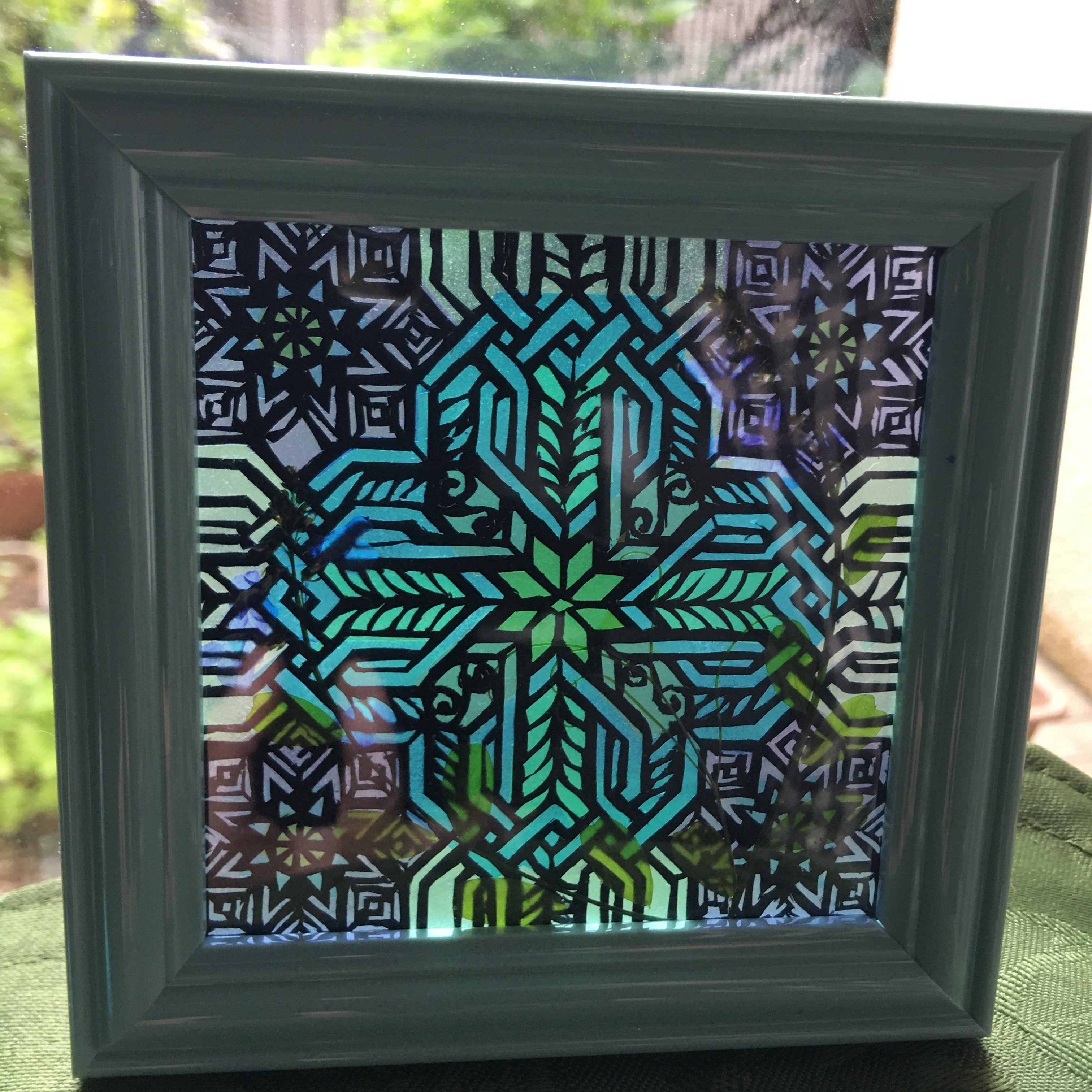 ステンドグラス　切り絵風模様ー3　藤紋 ステンドグラス 切り絵風模様ー3 藤紋