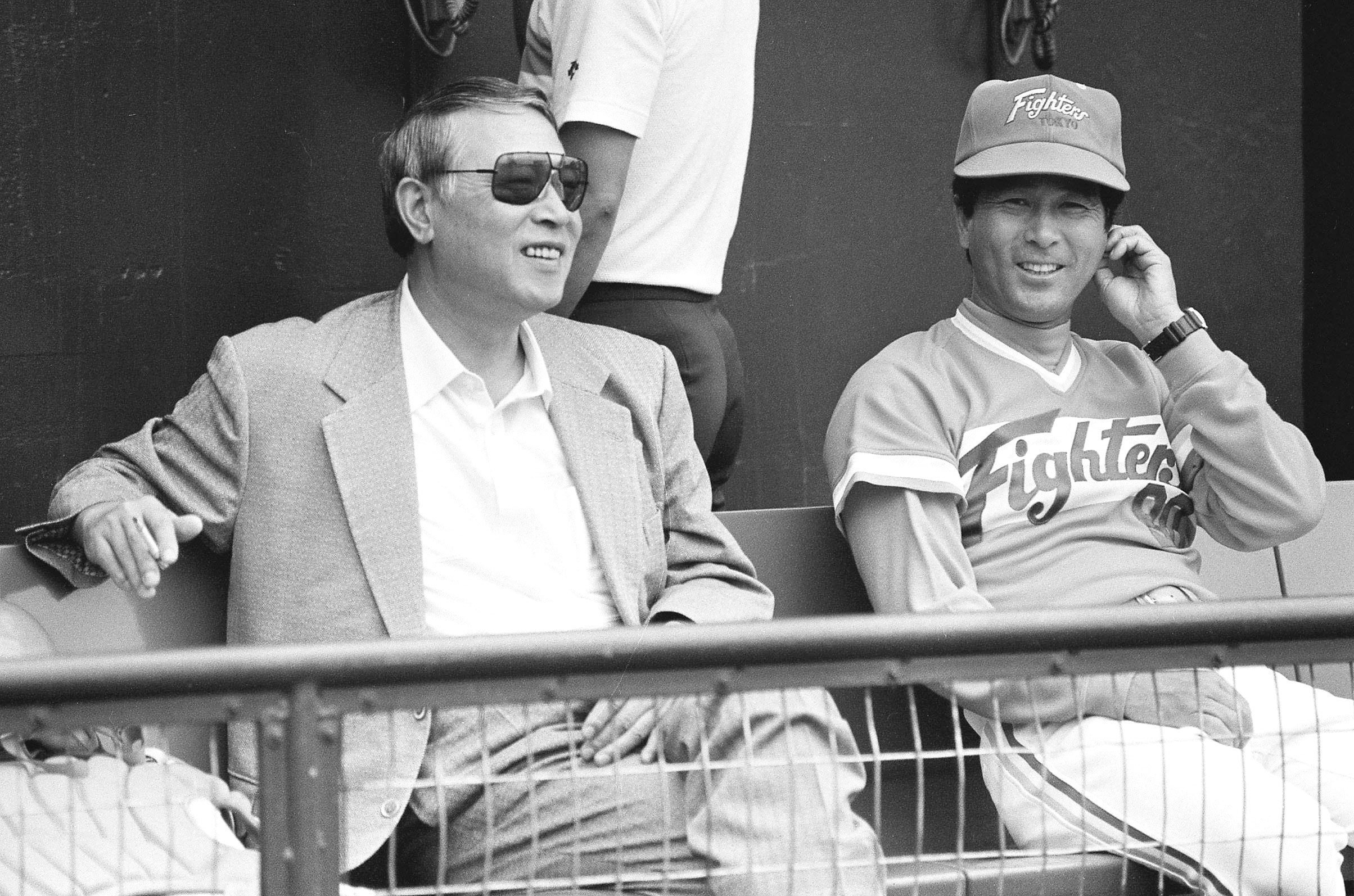 大沢啓二☆大沢親分のサインバット 大沢親分、3度目の“初采配”は