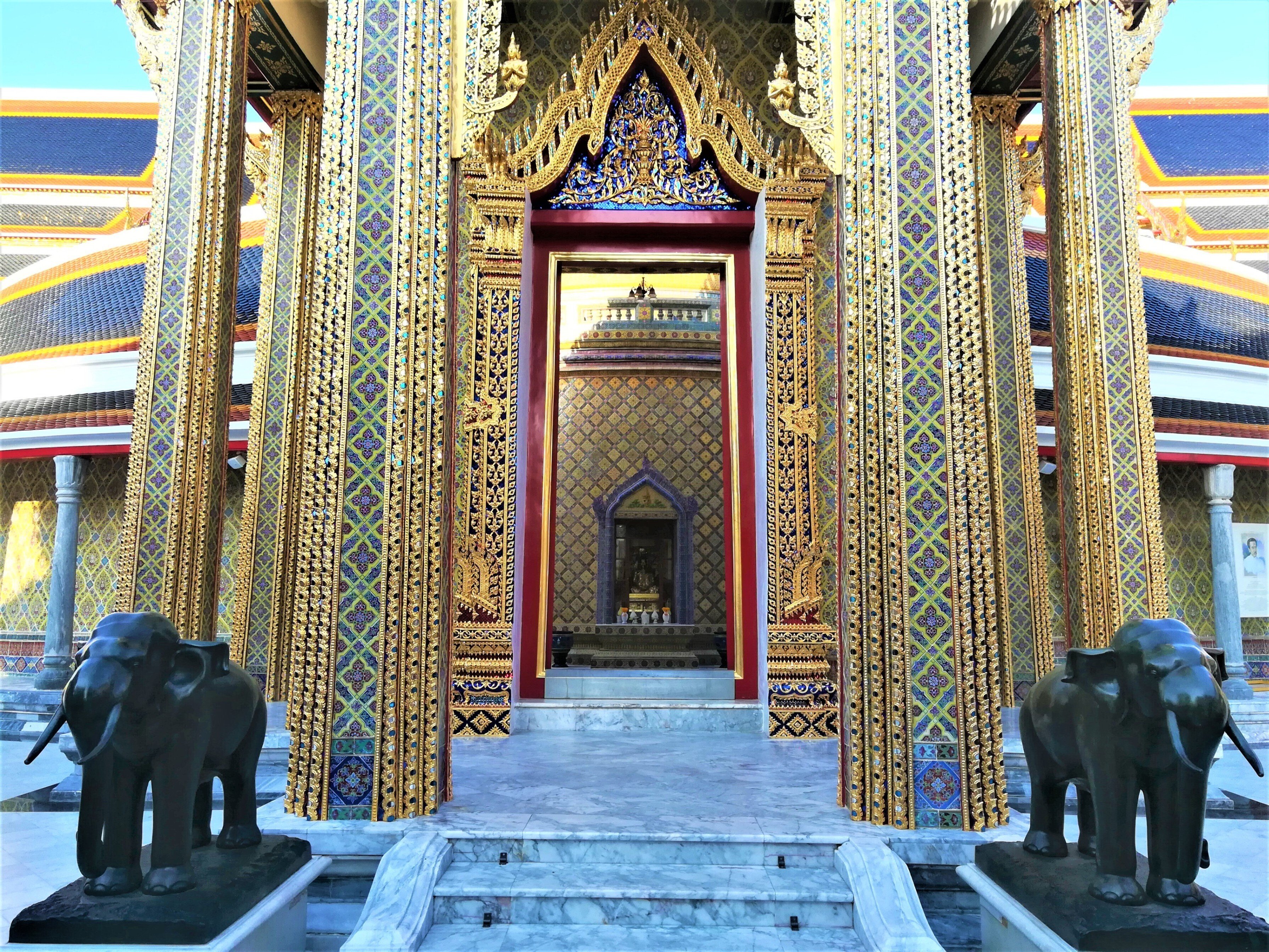 東南アジアの風景 (162) タイ｜バンコク｜タイルの装飾が美しい王室