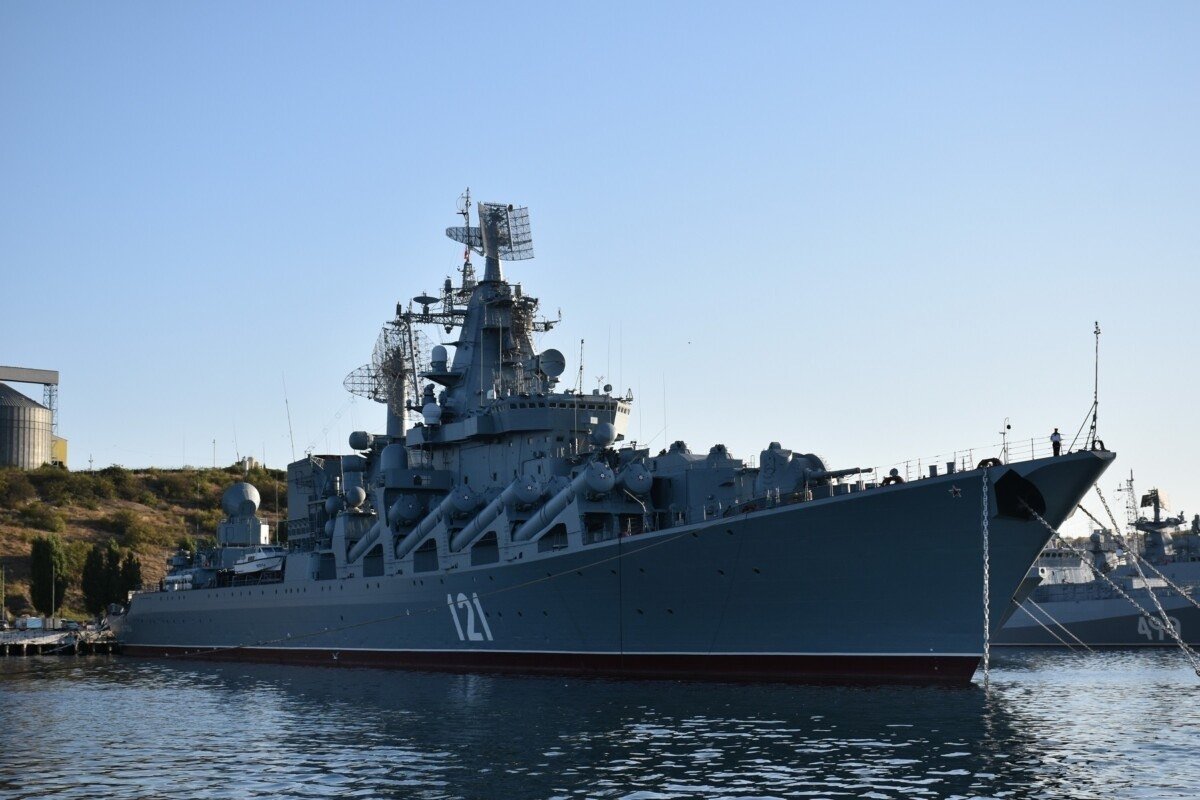 ○完成品・1/700・ロシア海軍・スラヴァ級巡洋艦『モスクワ