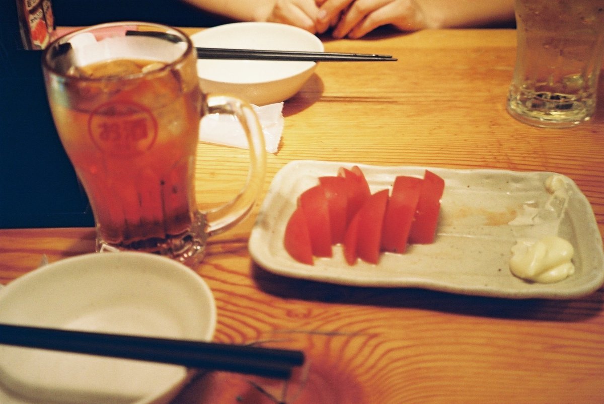 冷やしトマトの写真。