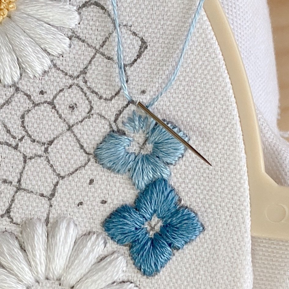 アシードンクラウド　お花刺繍ジレ アシードンクラウド お花刺繍ジレ