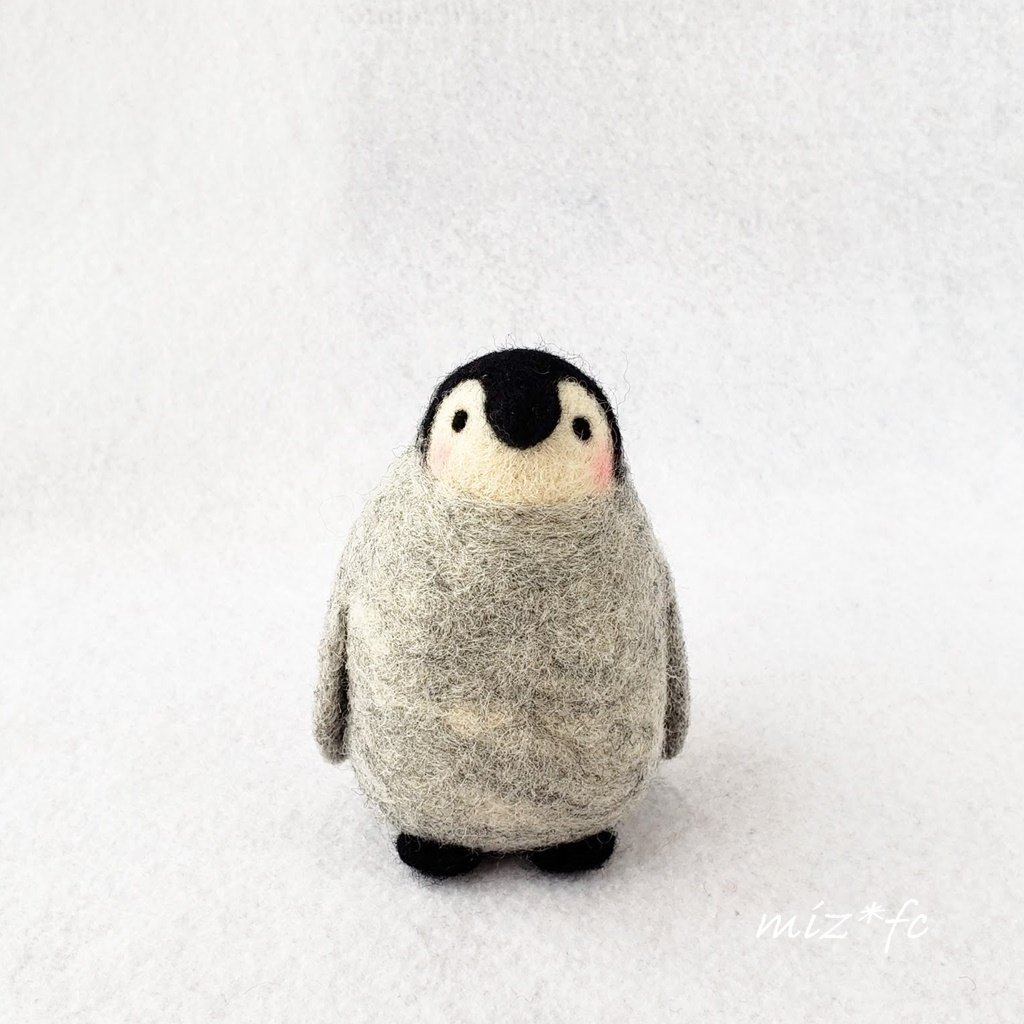 ぽぇ～としているペンギン赤ちゃん｜miz*fc
