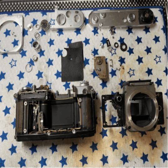 NIKON F2 フォトミック 分解（ミラーボックス分解・スローガバナー洗浄