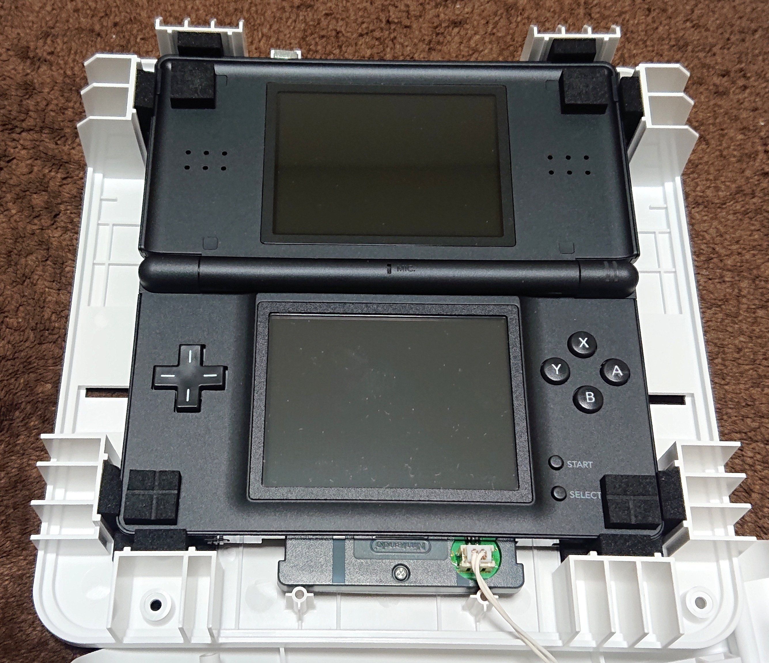 Probably the latest Nintendo DS Lite full color review
