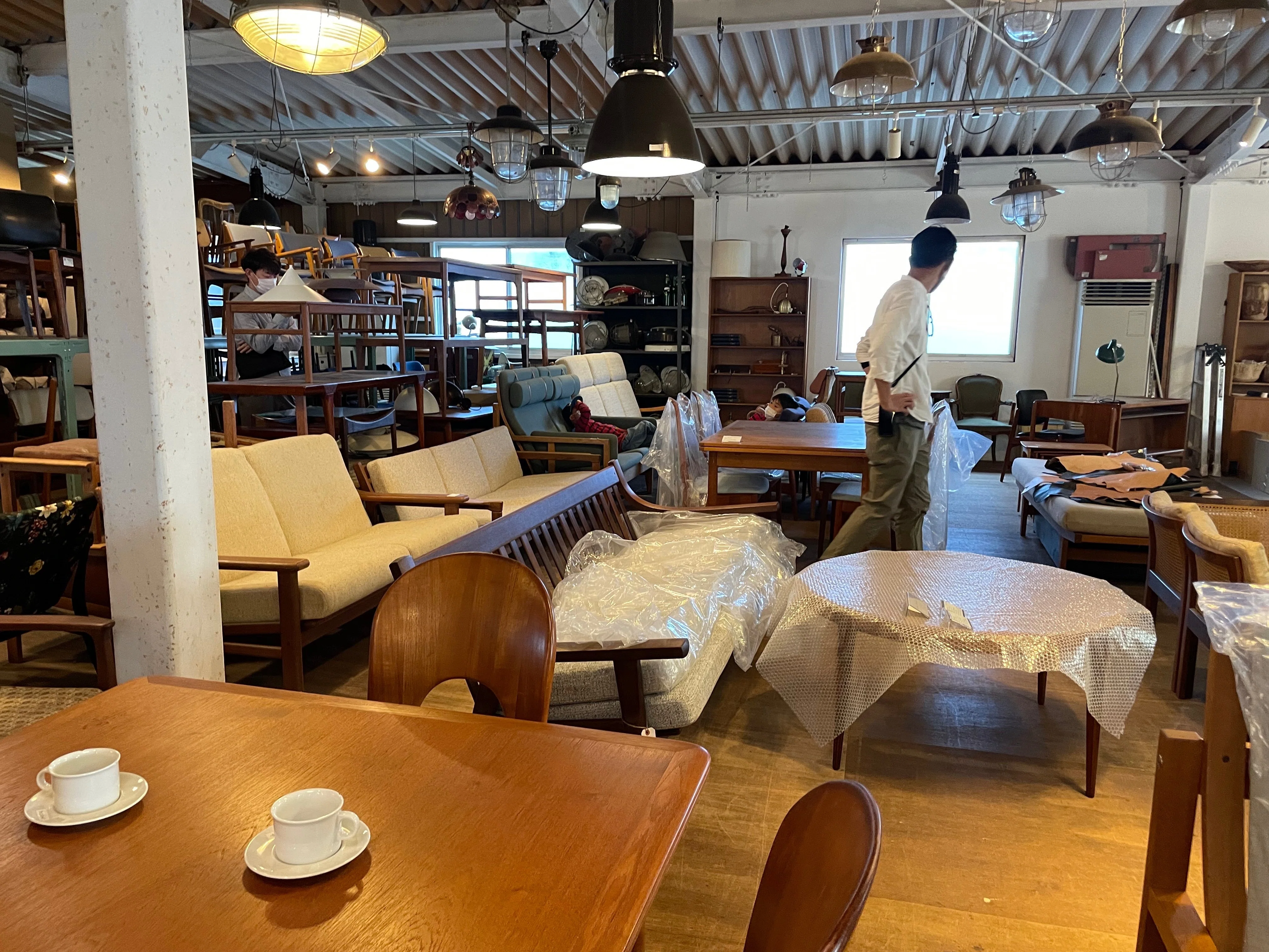 埼玉県東松山へ。北欧ヴィンテージ家具屋さんと自然公園。｜lamy