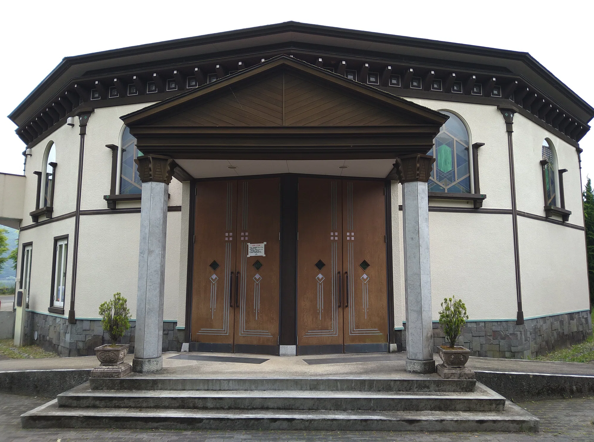 河口湖探訪 円形ホールとステラシアターそして地元のグルメ ベルデ 歩成 Chitoseark Note 河口湖探訪 円形ホールとステラシアターそして地元のグルメ ベルデ 歩成 Chitoseark Note