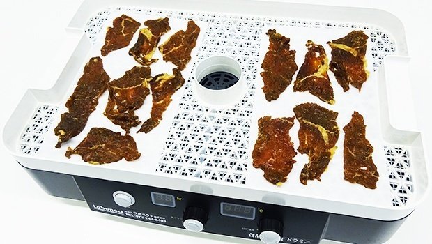 切って乾かすだけの簡単・面白おつまみ。フードドライヤーでつくる