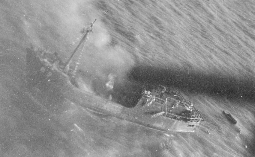 戦前 日本水産の写真アルバム のちの海軍特設艦船(厚生丸/駿河丸