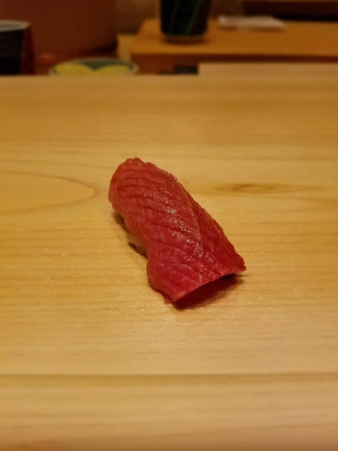 Impactful nigiri showcased by piping hot vinegared rice.｜とある鮨ブログ
