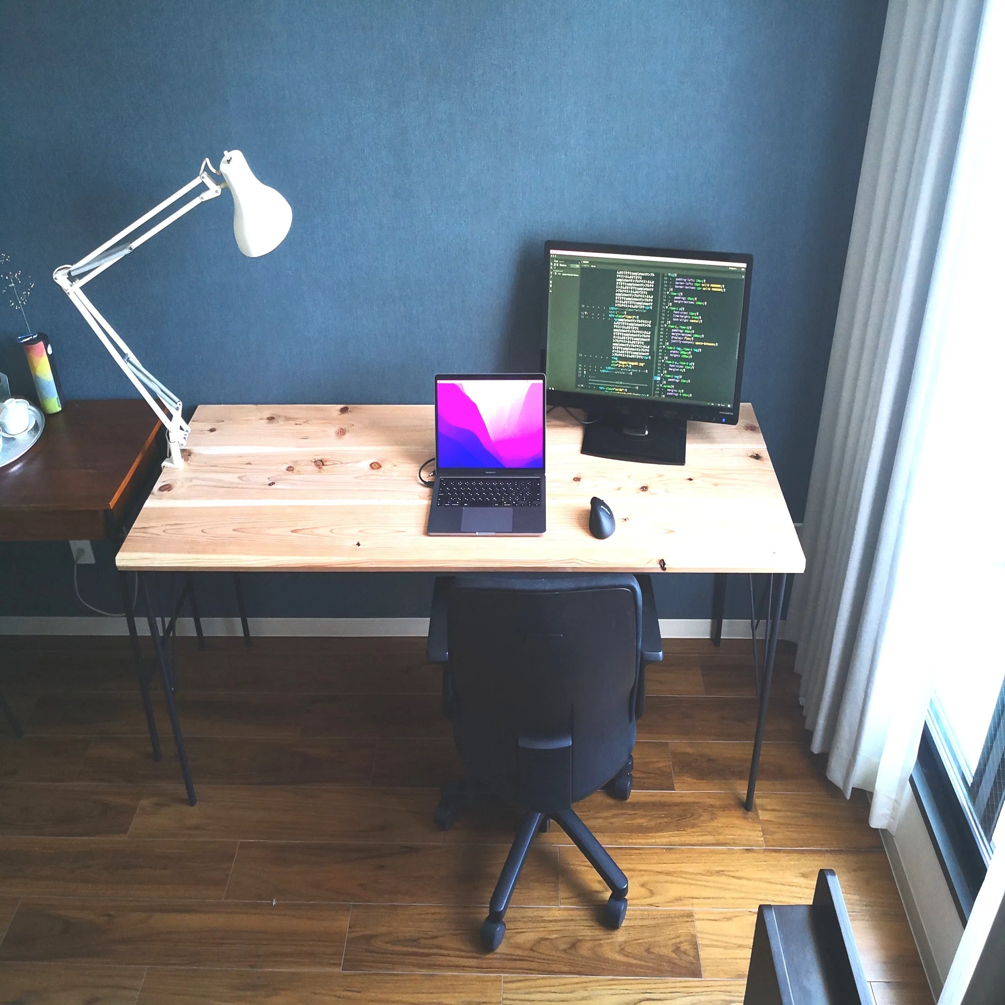 DIY】格安の無垢材でPCデスクをDIYしてみました！｜ざわ / Webデザイン学生