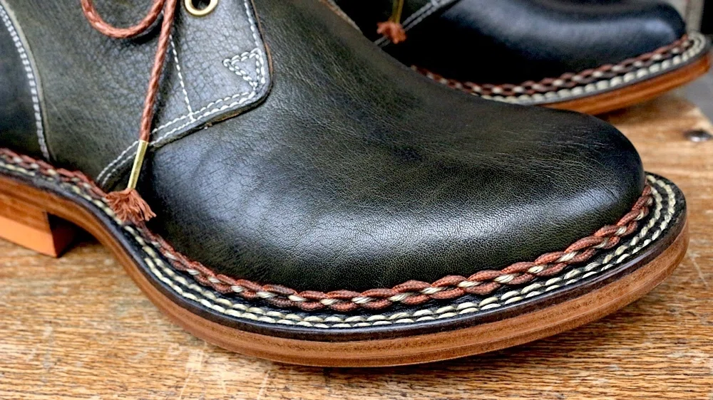 履けば履くほど良くなるチャッカブーツできました｜BUHI SHOES