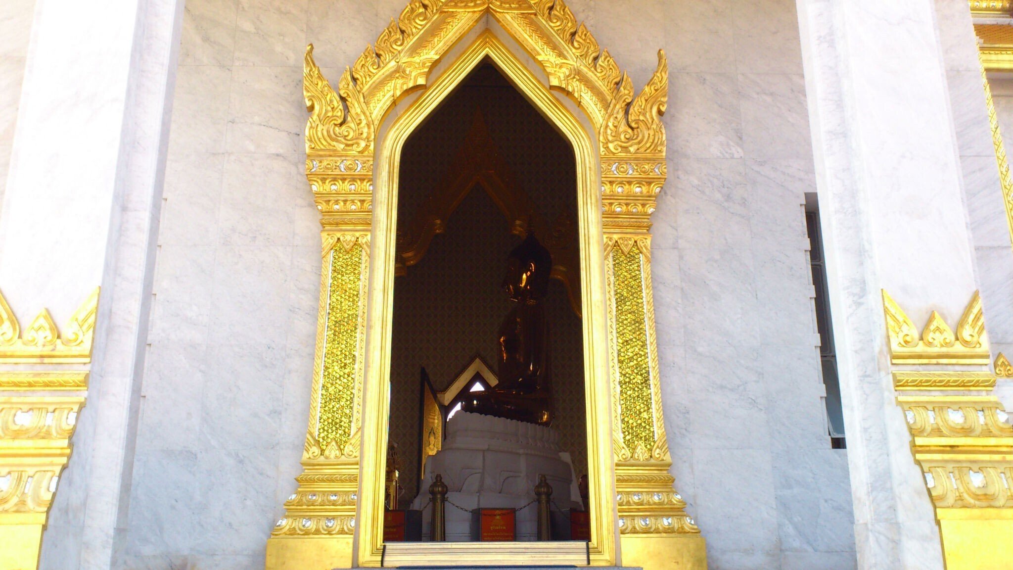 東南アジアの風景 (182) タイ｜バンコク中華街｜ワット・トライミット