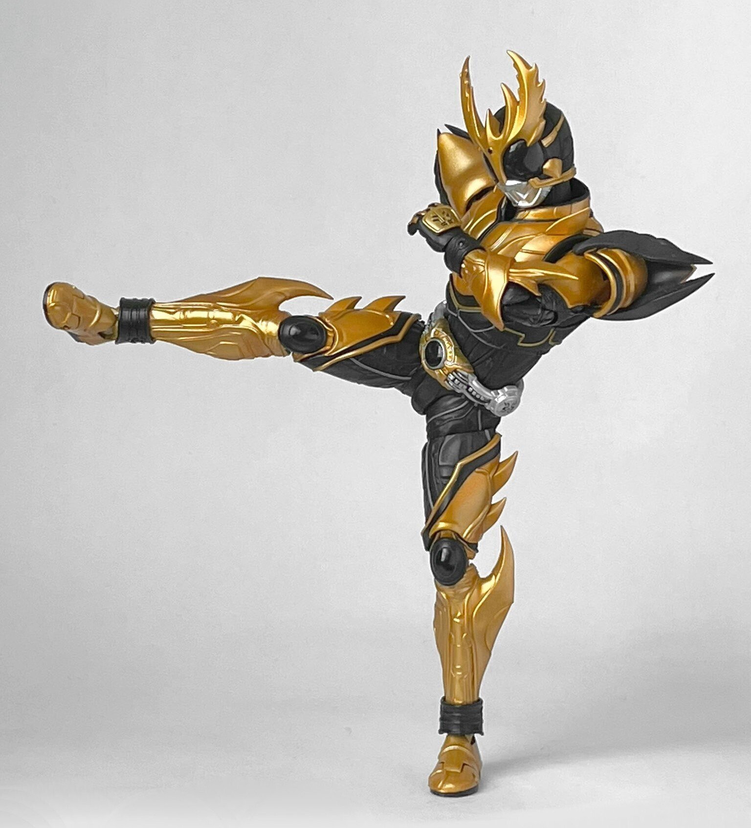 真骨彫　ライジングアルティメット これが究極を超えた力。「S.H.Figuarts（真骨彫製法） 仮面