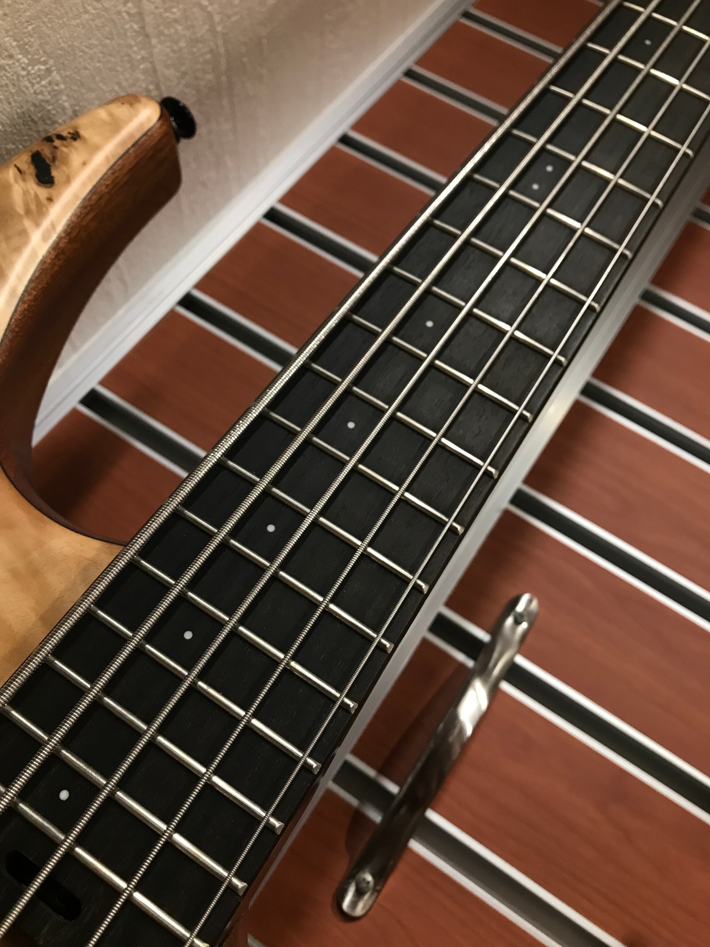 指板材と共にベースを紹介しましょう！｜ベースプラネット(Bass