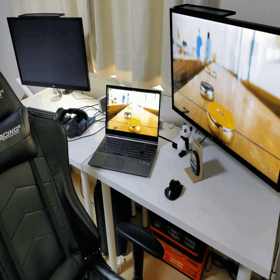 LAPRAS社員12名の自宅PCデスクまわりを公開！｜LAPRAS BACKBONE