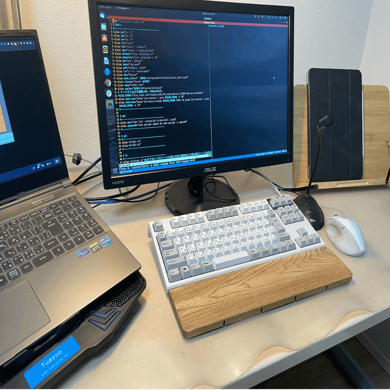 Lapras社員12名の自宅pcデスクまわりを公開 Lapras Backbone