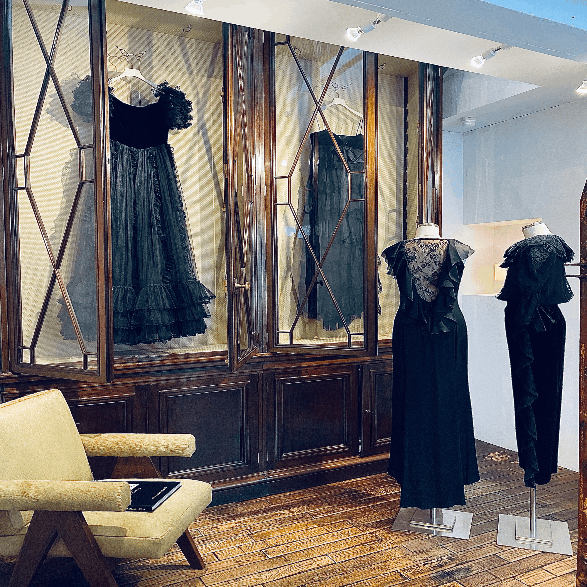 貴重なアーカイブが集結！ 「ヴァレンティノ ヴィンテージ」｜Lulu's