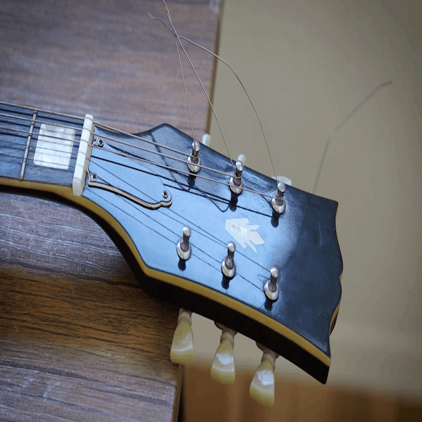 正体不明SGタイプのギターの修理｜Croquetteギター機材研究