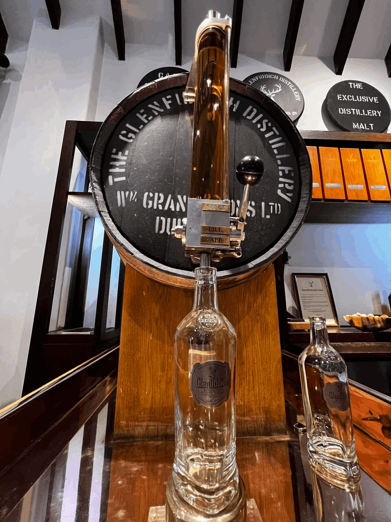 グレンリベット ハンドフィル 蒸留所限定ボトル グレンリベット ハンド グレンリベット ハンドフィル 蒸留所限定ボトル グレンリベット ハンド