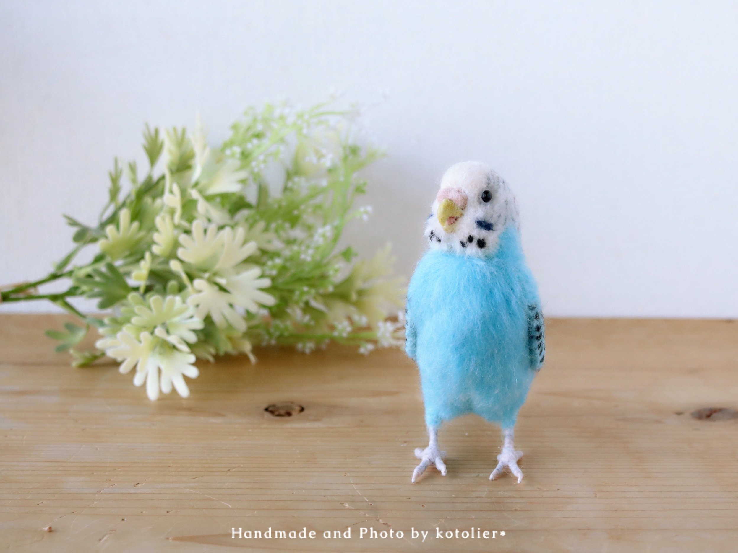 羊毛フェルト。インコ。オーダーNo.36 羊毛フェルト リアルなセキセイ