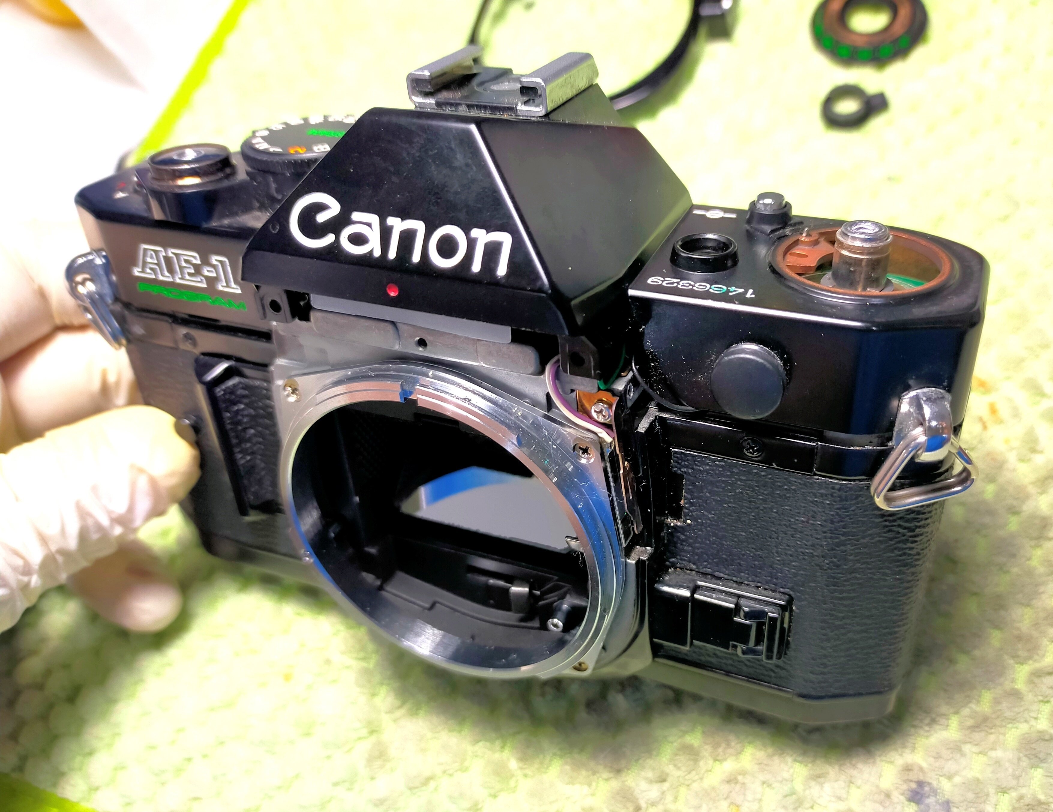 Canon AE-1 PROGRAMの分解｜フィルムカメラ修理のアクアカメラ｜note