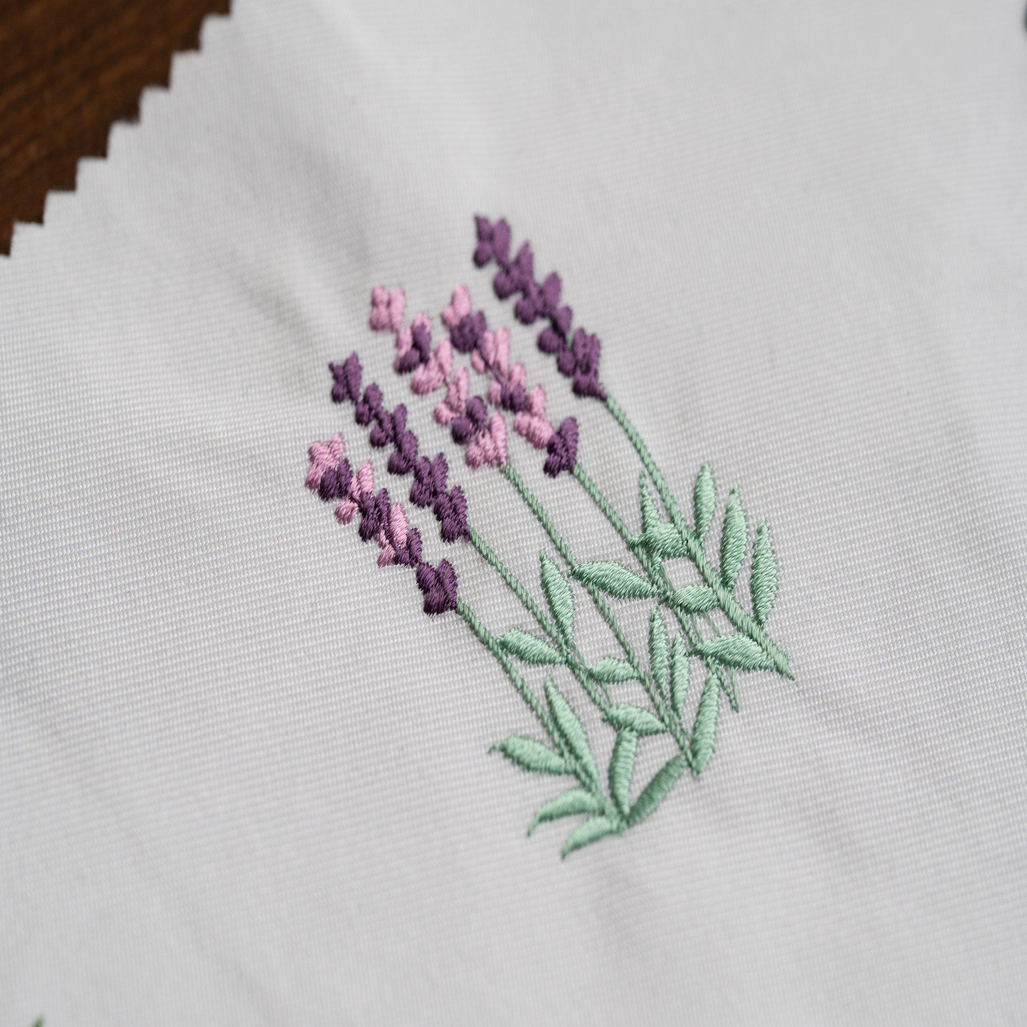 刺繍は糸の運びで表情が変わる 刺繍の個性が光る製品作りがしたい 株式会社ユーエス 内田公祐さん｜ものづくり新聞