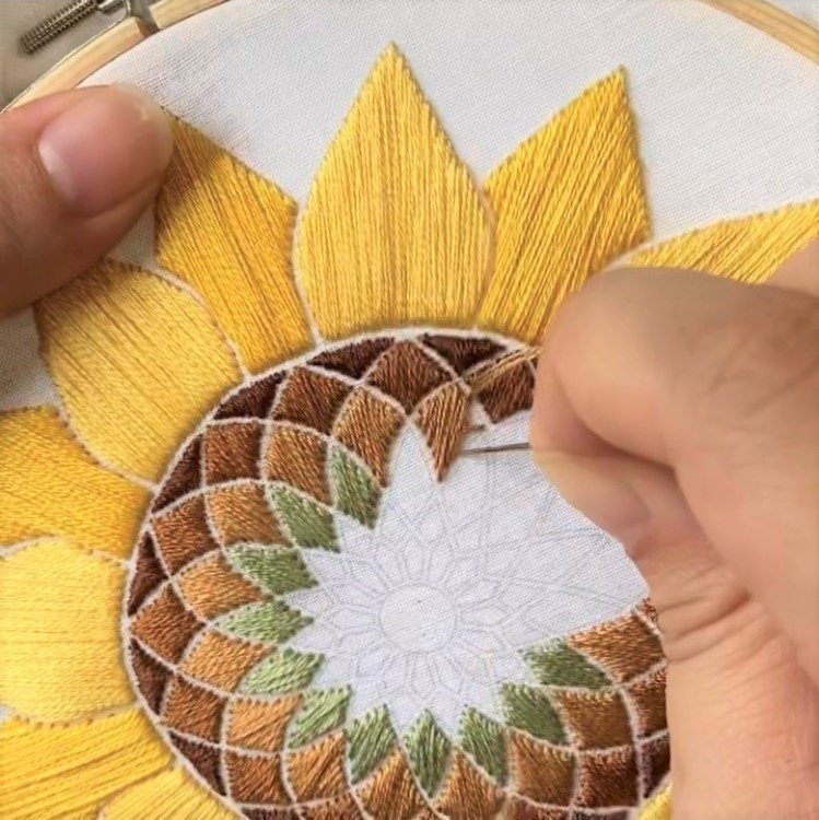 ひまわり刺繍チェック柄3.7センチヘアゴム ひまわり刺繍チェック柄3.7センチヘアゴム