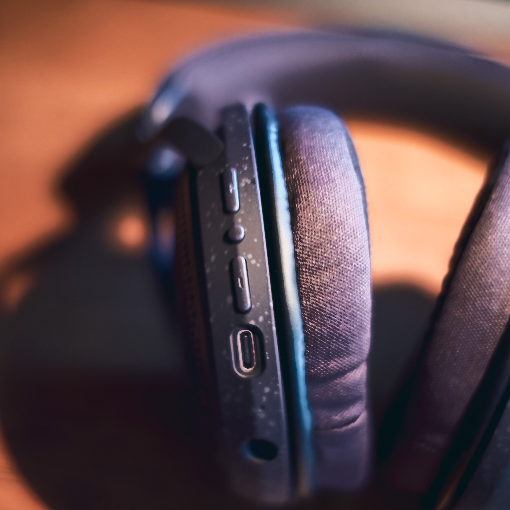 オーディオテクニカ ATH-HL7BT ワイヤレスヘッドホン（１回のみ使用） ATH-HL7BT｜ヘッドホン：ワイヤレスヘッドホン｜オーディオテクニカ