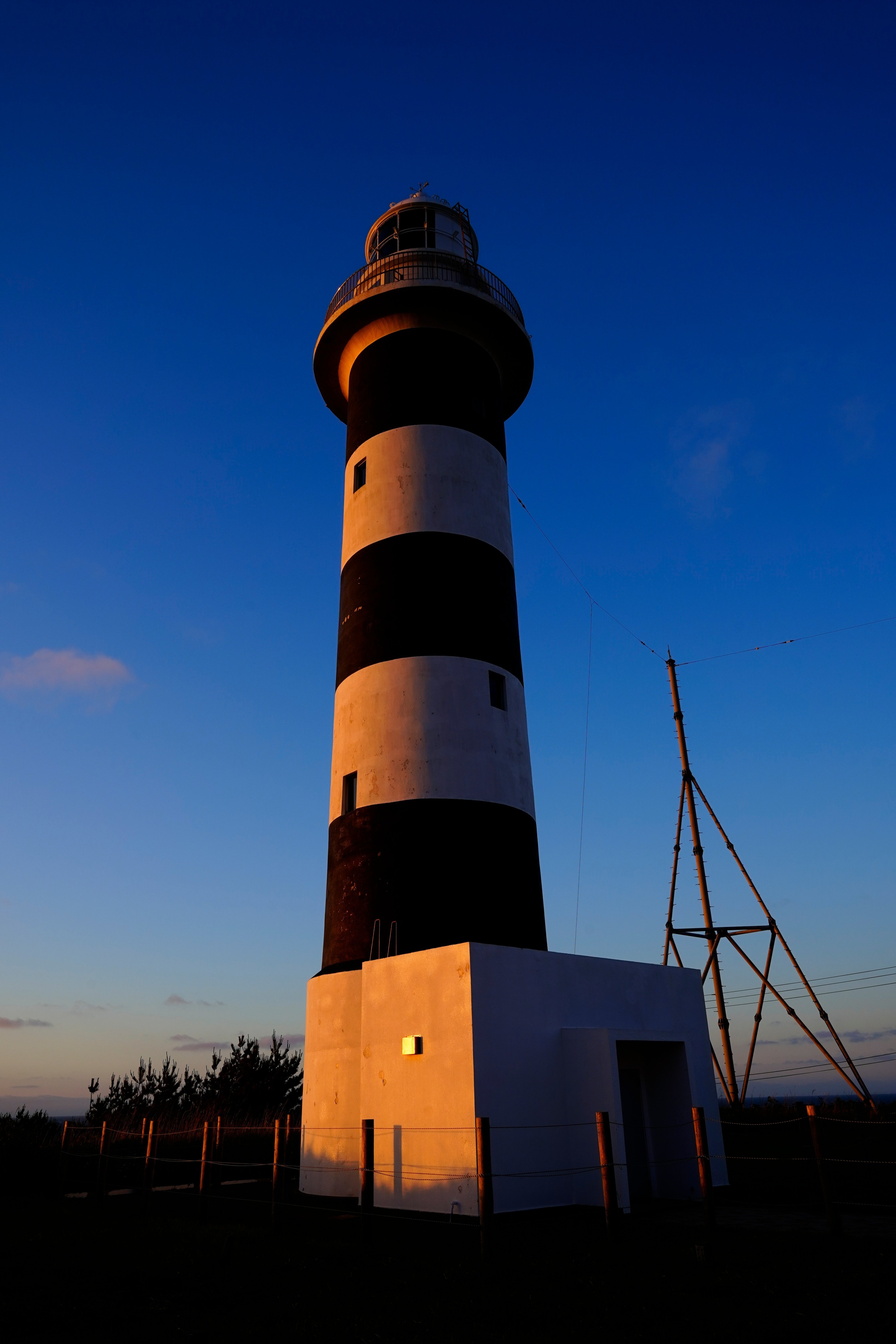 入道埼灯台｜秋田県男鹿市｜すずきたけし