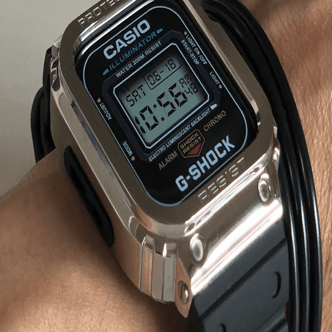 Apple Watch の見た目がイマイチ好きになれないので、色々買って