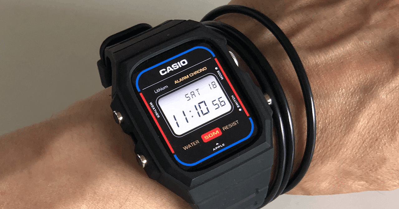 Apple Watch の見た目がイマイチ好きになれないので、色々買って