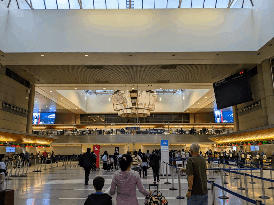 私の視点 Zipairジップエアのフルフラットで成田 ロサンゼルス往復レポ まゆ ボーディングスクール潜入から帰国済 Note