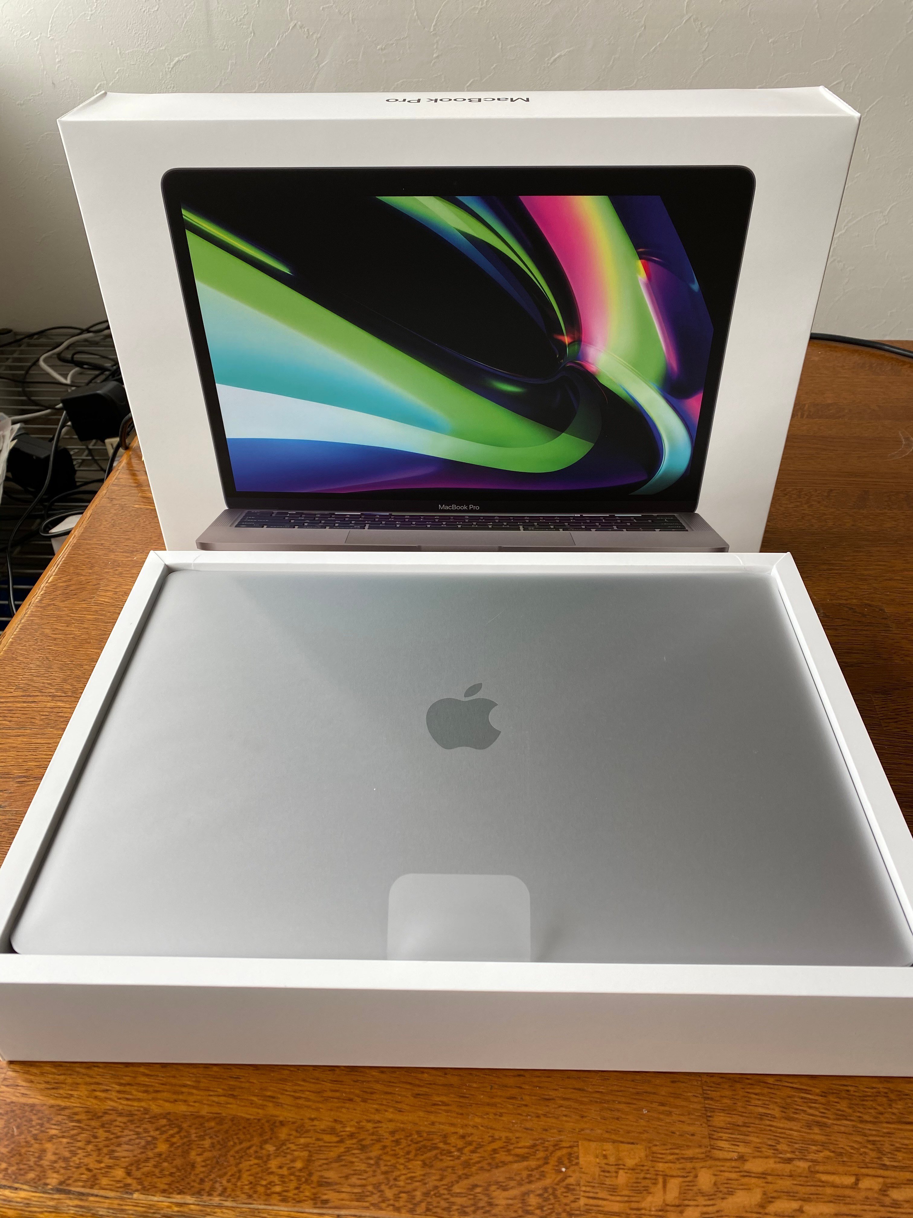 MacBook Pro M1】1年間の効果実証！キーボードカバーと液晶保護