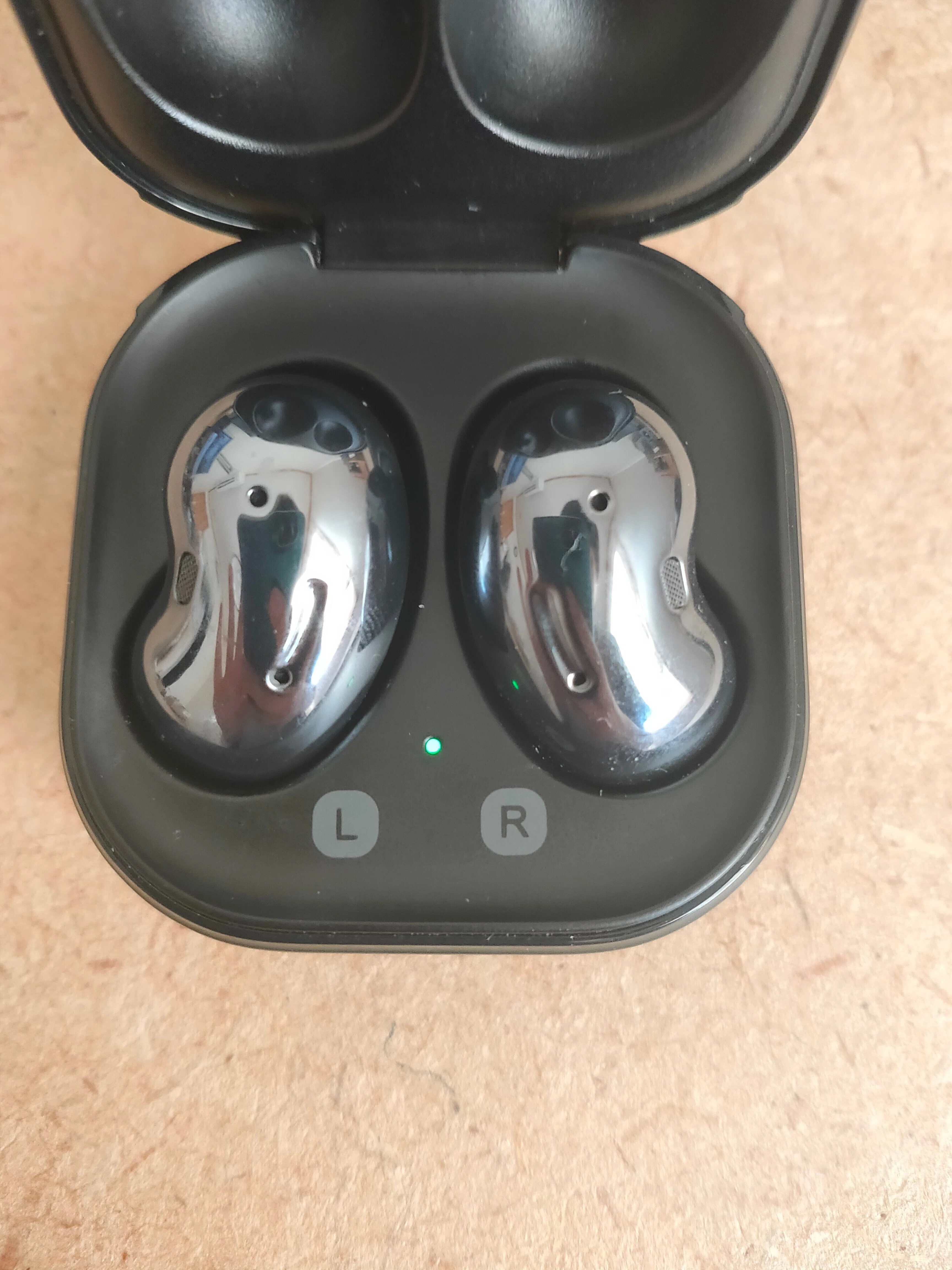 音の出るそら豆「Galaxy Buds live」のレビュー｜Uliboooo