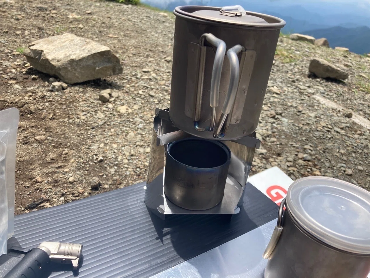 FUKUさんのair stove largeにミュニークのx-mesh stoveを取り付けて